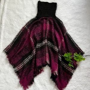 Max Edition‎ Burgundy poncho women's Black and White Sweater Size L/XL Large